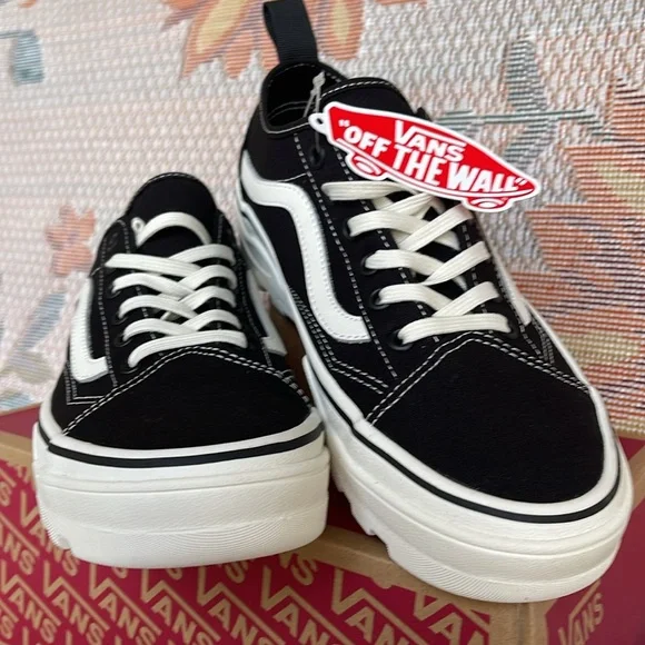 Vans Men’s Sentry Old Skool (Canvas) Black/MarshmallowVN0A5KR3VQESneakers